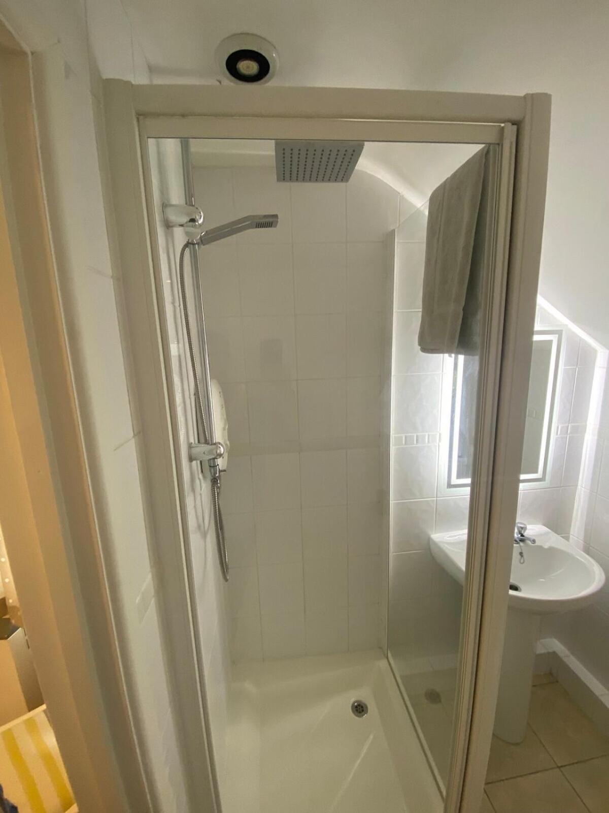 Private Entry Guesthouse Hideaway Hordle エクステリア 写真